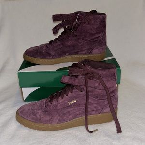 Sky high woman’s basketball suede shoe